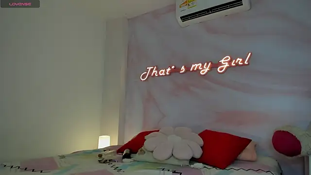 Iam Caami  online show from 07/16/26, 06:58