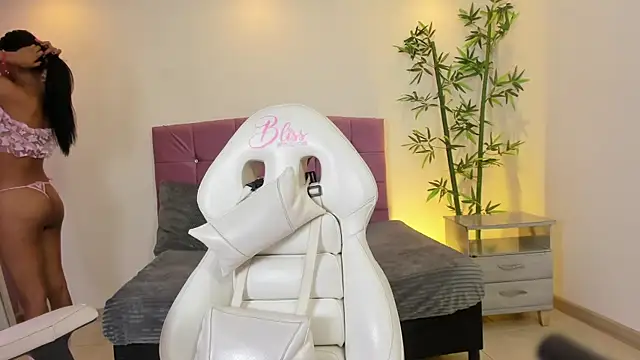 Hinaa XXX online show from 06/10/26, 07:24