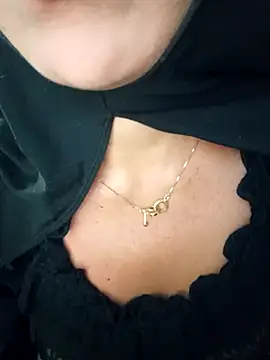 nadia  abaud online show from 03/12/25, 08:41