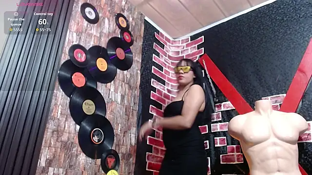 Dominatriz Arlette online show from 06/09/26, 07:47