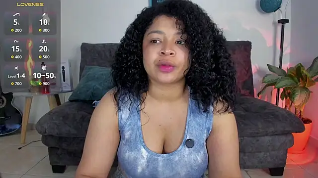 Snapshot of Nerea- chatting on 07/04/26, 04:51 Nerea- online show from 07/04/26, 04:51