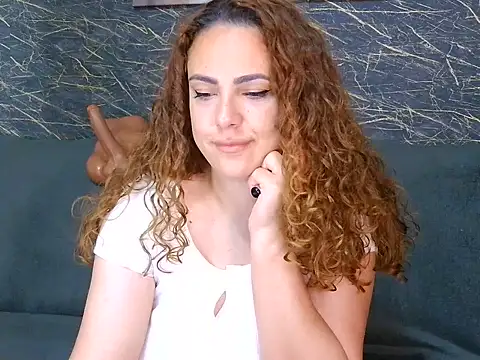 Snapshot of curlygirl35 chatting on 06/10/26, 09:57 curlygirl35 online show from 06/10/26, 09:57