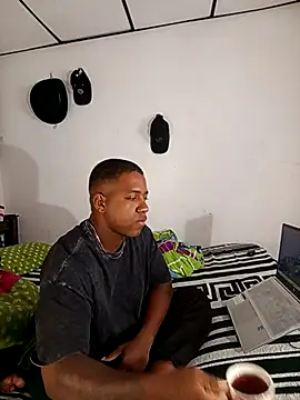 Snapshot of Hector-black chatting on 05/10/26, 03:55 Hector-black online show from 05/10/26, 03:55