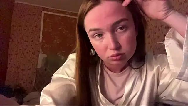 Snapshot of Chloooee chatting on 05/26/26, 04:58 Chloooee online show from 05/26/26, 04:58