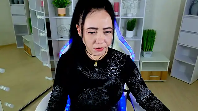 LeylaaLive online show from 05/13/26, 06:55