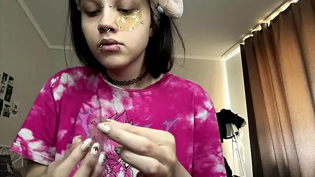 LouisePavlides online show from 06/07/26, 01:04