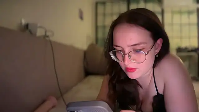 FoxyMiaa online show from 04/30/26, 05:08