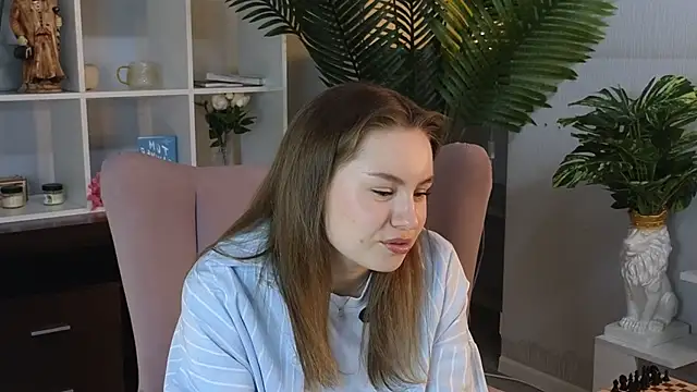 StaciaCarotenuto online show from 04/26/26, 09:40