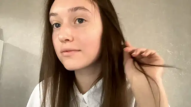 LisaSunrise online show from 04/28/26, 01:26