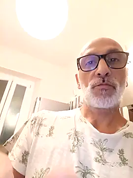 circusmale online show from 04/30/26, 08:57