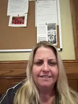 Snapshot of Bruiserboomer2 chatting on 04/29/26, 10:38 Bruiserboomer2 online show from 04/29/26, 10:38