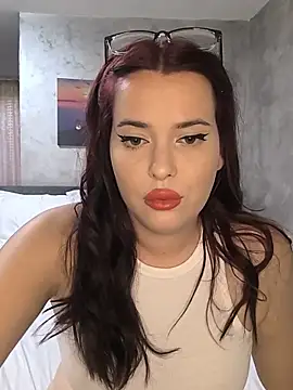 Snapshot of Nicoll_Baby9 chatting on 05/28/26, 04:59 Nicoll Baby9 online show from 05/28/26, 04:59