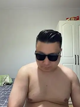 Snapshot of langzi-888 chatting on 06/11/26, 05:44 langzi-888 online show from 06/11/26, 05:44