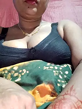Snapshot of Gulapi_N chatting on 06/17/26, 04:41 Gulapi N online show from 06/17/26, 04:41