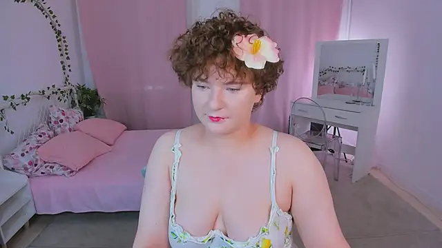 Snapshot of MelittaStorrie chatting on 07/15/26, 11:37 MelittaStorrie online show from 07/15/26, 11:37