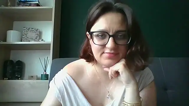 sensual paris online show from 07/31/26, 05:18