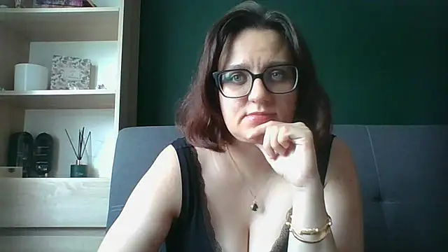 sensual paris online show from 08/03/26, 09:04