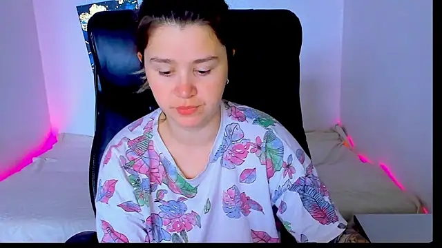 Snapshot of Natali_Secret chatting on 05/21/26, 11:06 Natali Secret online show from 05/21/26, 11:06