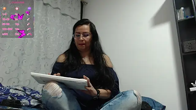 Snapshot of HelenNovoa chatting on 06/21/26, 03:20 HelenNovoa online show from 06/21/26, 03:20
