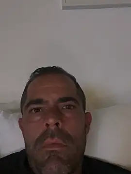 Snapshot of Riccardo86xx chatting on 05/27/26, 08:06 Riccardo86xx online show from 05/27/26, 08:06