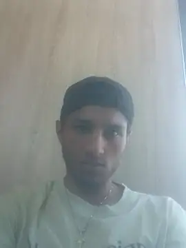Snapshot of hotrichardo2 chatting on 06/04/26, 10:32 hotrichardo2 online show from 06/04/26, 10:32