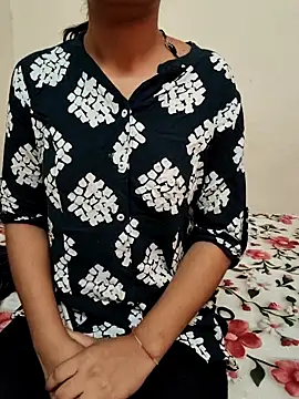 Snapshot of ananya_rawat chatting on 05/18/26, 06:52 ananya rawat online show from 05/18/26, 06:52