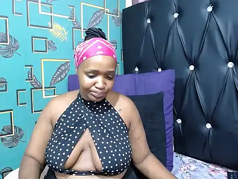 Snapshot of CandyBoobs69 chatting on 05/14/26, 02:40 CandyBoobs69 online show from 05/14/26, 02:40
