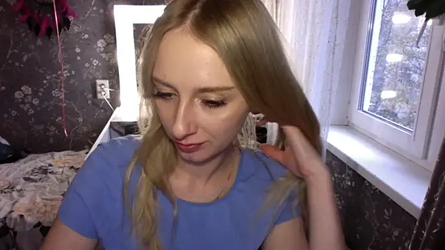 AliceTwinkle online show from 04/30/26, 03:29