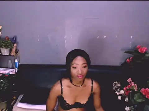 LolaSavageXO online show from 05/15/26, 08:21