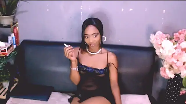 LolaSavageXO online show from 06/01/26, 06:53
