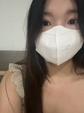 Snapshot of Ni_Tran chatting on 05/04/26, 02:24 Ni Tran online show from 05/04/26, 02:24
