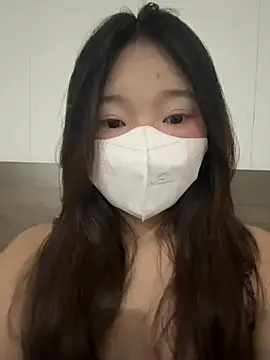 Snapshot of Ni_Tran chatting on 07/07/26, 06:23 Ni Tran online show from 07/07/26, 06:23