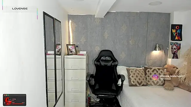 alessia anderson online show from 09/19/25, 12:45