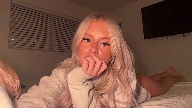 kenziesmithh online show from 05/15/26, 06:42