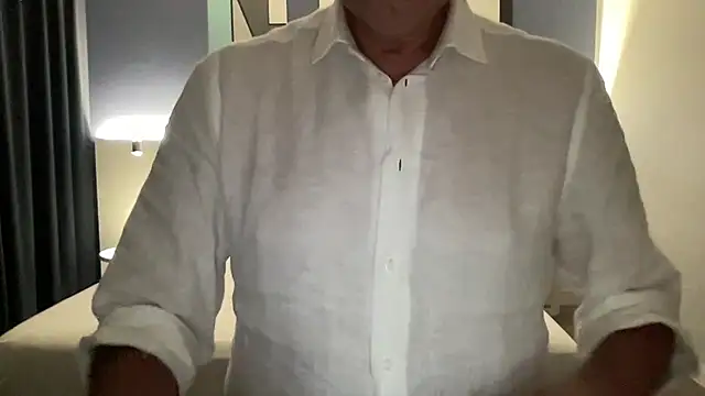 Snapshot of henrybull007 chatting on 06/17/26, 08:32 henrybull007 online show from 06/17/26, 08:32