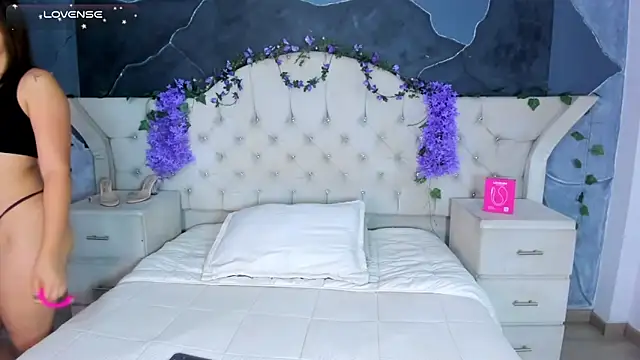 HayleyRoss  online show from 05/22/26, 02:01