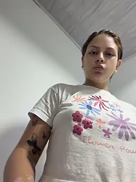 HayleyRoss  online show from 06/20/26, 10:23