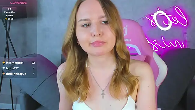 Emmaa Kimm online show from 06/25/26, 05:12