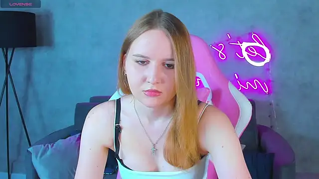 Emmaa Kimm online show from 06/26/26, 12:59