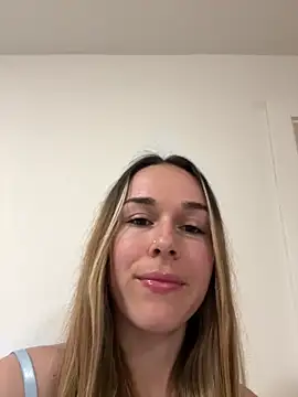 Naomi-Smile online show from 04/28/26, 07:52