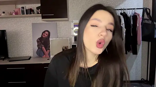 FlorSmalling online show from 04/29/26, 07:56