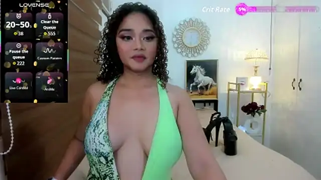 Snapshot of curly_tops69 chatting on 06/14/26, 04:03 curly tops69 online show from 06/14/26, 04:03