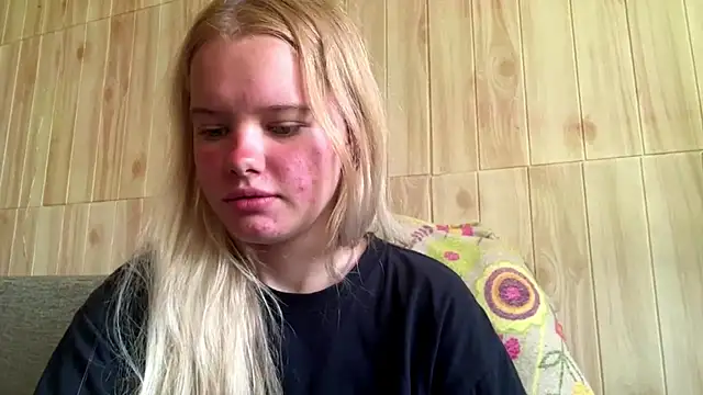 Snapshot of Malinwitch chatting on 07/14/26, 05:23 Malinwitch online show from 07/14/26, 05:23