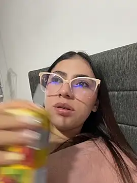 Snapshot of EmilyCxx chatting on 06/21/26, 12:02 EmilyCxx online show from 06/21/26, 12:02