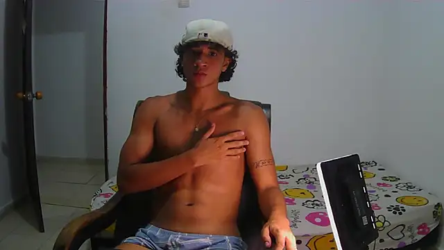 Snapshot of Hansel_take chatting on 05/28/26, 01:58 Hansel take online show from 05/28/26, 01:58