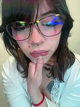 Snapshot of BabySixxxx chatting on 06/27/26, 11:21 BabySixxxx online show from 06/27/26, 11:21