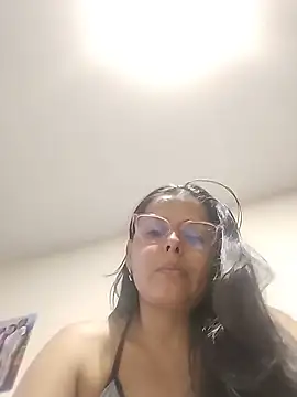 Snapshot of Bella_Morena27 chatting on 06/02/26, 12:07 Bella Morena27 online show from 06/02/26, 12:07