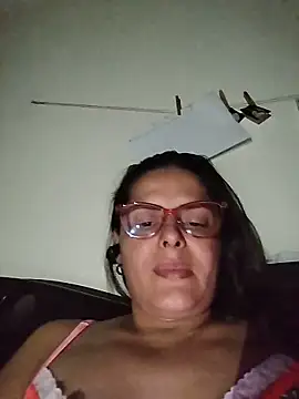 Snapshot of Bella_Morena27 chatting on 06/11/26, 03:37 Bella Morena27 online show from 06/11/26, 03:37