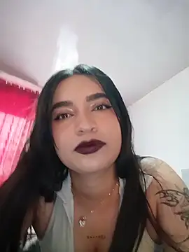 Snapshot of Sky__19 chatting on 05/17/26, 07:43 Sky 19 online show from 05/17/26, 07:43