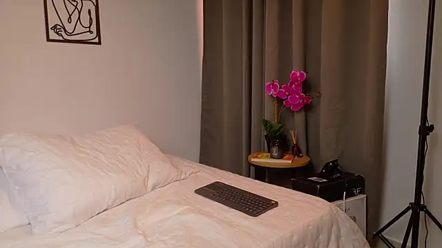 Alanna L online show from 06/16/26, 01:58
